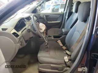 2015 Chevrolet Traverse LS z VIN 1GNKVFED7FJ372244, wystawiony jako Copart lot #56915315 z przebiegiem 78 677 mil mil oraz Szkoda całkowita • Salvage title. Historia ofert i sprzedaży dostępna na DreamBid. Obrazek 7.