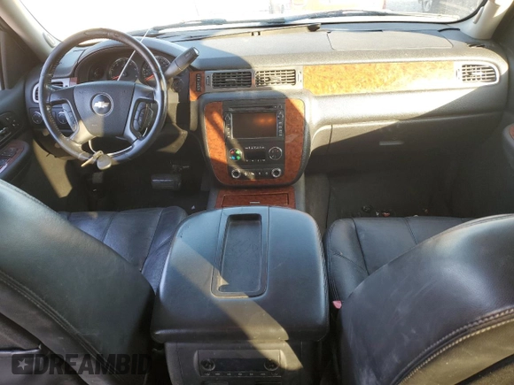 2008 Chevrolet Avalanche LTZ with VIN 3GNFK12Y48G106561, listed as a Copart auction lot 88689495 with 321,031 mi miles and Salvage Title. Bid and sale history available at DreamBid. Image 8.