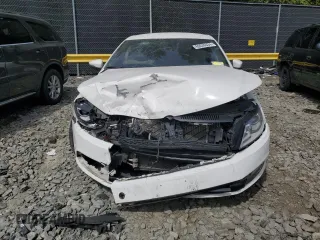 2014 Volkswagen CC Sport with VIN WVWBN7AN3EE528302, listed as a Copart auction lot 69636034 with 77,332 mi miles and Salvage Title. Bid and sale history available at DreamBid. Image 5.