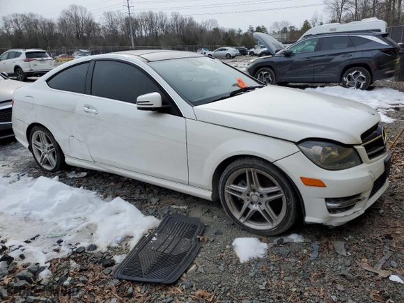 2014 Mercedes-Benz C-Class C 250 with VIN WDDGJ4HB8EG260790, listed as a Copart auction lot 88971755 with 0 mi miles and Salvage Title. Bid and sale history available at carsss.com. Image 4.