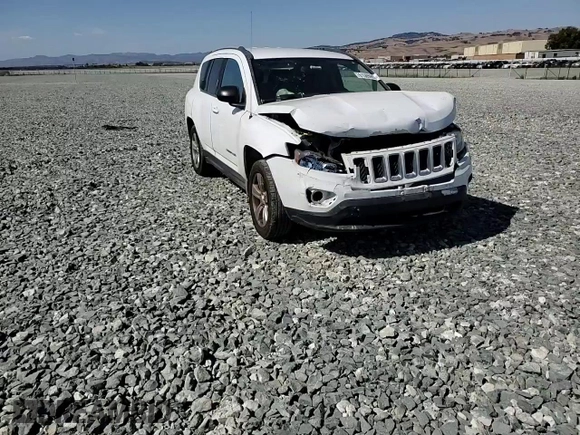 2016 Jeep Compass Sport z VIN 1C4NJCBA9GD568342, wystawiony jako Copart lot #61505995 z przebiegiem 133 368 mil mil oraz Szkoda całkowita • Salvage title. Historia ofert i sprzedaży dostępna na DreamBid. Obrazek 14.