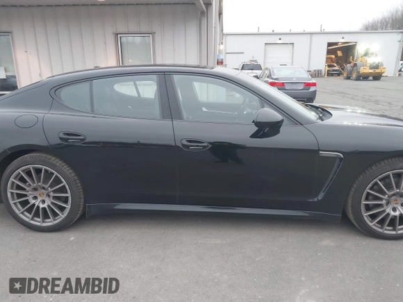 2016 Porsche Panamera 4 z VIN WP0AA2A72GL005752, wystawiony jako IAAI lot #41869840 z przebiegiem 114 719 mil mil oraz . Historia ofert i sprzedaży dostępna na DreamBid. Obrazek 13.