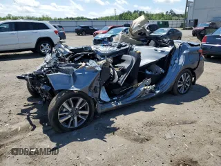 2025 Nissan Versa SV z VIN 3N1CN8EV3SL822009, wystawiony jako Copart lot #55924995 z przebiegiem Nie podano mil oraz Nie do naprawy • Non repairable. Historia ofert i sprzedaży dostępna na DreamBid. Obrazek 1.