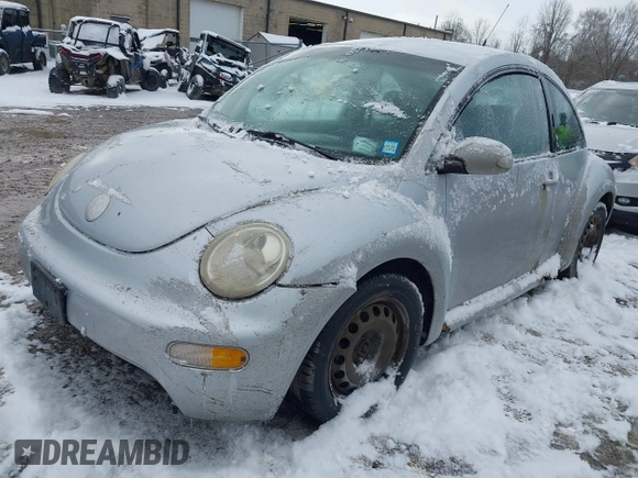 2004 Volkswagen New Beetle Coupe GL with VIN 3VWBK31C44M422057, listed as a IAAI auction lot 41978706 with 159,854 mi miles. Bid and sale history available at carsss.com. Image 2.