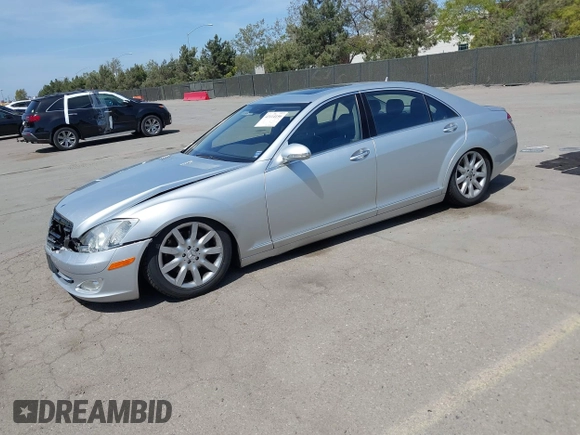 2007 Mercedes-Benz S 550 z VIN WDDNG71X77A018785, wystawiony jako IAAI lot #42114156 z przebiegiem 177 269 mil mil oraz . Historia ofert i sprzedaży dostępna na DreamBid. Obrazek 2.