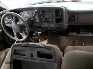 2006 Chevrolet Silverado 1500HD LT2 z VIN 1GCGK13U26F197577, wystawiony jako Copart lot #41624015 z przebiegiem Nie podano mil oraz Nie do naprawy • Non repairable. Historia ofert i sprzedaży dostępna na DreamBid. Obrazek 8.