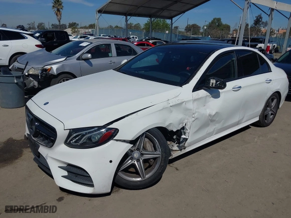 2017 Mercedes-Benz E-Class E 300 Luxury with VIN WDDZF4JBXHA040059, listed as a IAAI auction lot 41988657 with 67,197 mi miles. Bid and sale history available at carsss.com. Image 18.