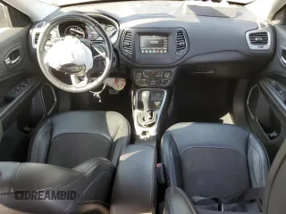 2020 Jeep Compass Altitude z VIN 3C4NJCBB4LT241702, wystawiony jako Copart lot #48745925 z przebiegiem 53 187 mil mil oraz Nie do naprawy. Historia ofert i sprzedaży dostępna na DreamBid. Obrazek 8.
