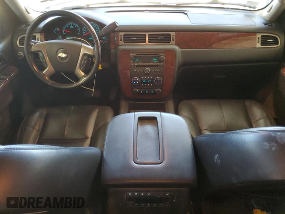 2014 Chevrolet Suburban LT with VIN 1GNSCJE02ER202427, listed as a Copart auction lot 71253834 with 247,515 mi miles and Clean Title. Bid and sale history available at carsss.com. Image 8.