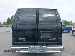 2010 Ford Econoline Passenger XL z VIN 1FBNE3BL8ADA02903, wystawiony jako IAAI lot #42103974 z przebiegiem Nie podano mil oraz . Historia ofert i sprzedaży dostępna na DreamBid. Obrazek 15.