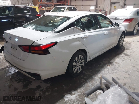 2019 Nissan Altima 2.5 S with VIN 1N4BL4BV1KC129923, listed as a IAAI auction lot 41894444 with 135,159 mi miles. Bid and sale history available at carsss.com. Image 4.