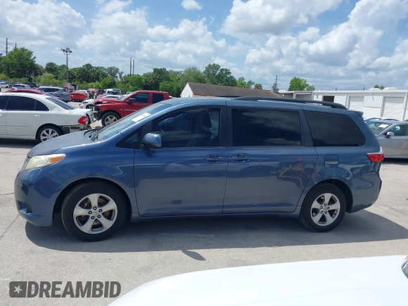 2015 Toyota Sienna LE AAS с VIN 5TDKK3DC9FS586034, выставлен на аукционе IAAI как лот 41955806 с пробегом 124 678 миль миль и . История ставок и продаж доступна на DreamBid. Изображение 14.