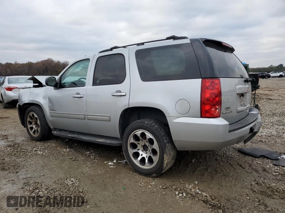2013 GMC Yukon SLE with VIN 1GKS1AE03DR171528, listed as a Copart auction lot 84190114 with 0 mi miles and Salvage Title. Bid and sale history available at carsss.com. Image 2.