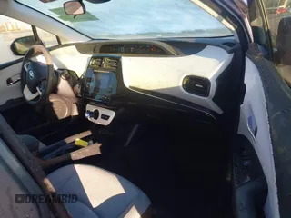 2017 Toyota Prius Two z VIN JTDKARFU4H3042976, wystawiony jako IAAI lot #41740418 z przebiegiem 66 734 mil mil oraz . Historia ofert i sprzedaży dostępna na DreamBid. Obrazek 5.