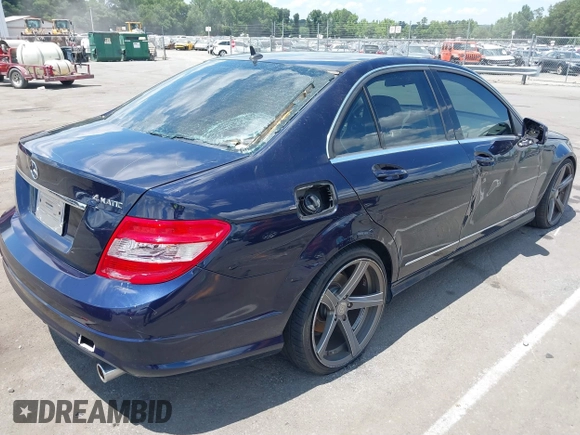 2011 Mercedes-Benz C 300 Sport z VIN WDDGF8BB9BR148713, wystawiony jako IAAI lot #40052909 z przebiegiem 138 888 mil mil oraz . Historia ofert i sprzedaży dostępna na DreamBid. Obrazek 4.