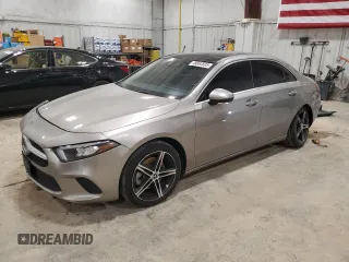 2019 Mercedes-Benz A 220 z VIN WDD3G4FB8KW001993, wystawiony jako Copart lot #49063505 z przebiegiem 60 043 mil mil oraz Nie do naprawy • Non repairable. Historia ofert i sprzedaży dostępna na DreamBid. Obrazek 1.