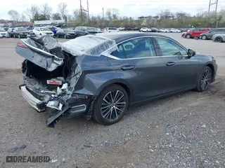2022 Lexus ES with VIN 58ADZ1B13NU132242, listed as a IAAI auction lot 41925701 with 30,381 mi miles. Bid and sale history available at carsss.com. Image 4.
