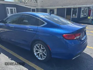 2015 Chrysler 200 C z VIN 1C3CCCEG6FN583251, wystawiony jako Copart lot #54969025 z przebiegiem 86 173 mil mil oraz Tytuł czysty. Historia ofert i sprzedaży dostępna na DreamBid. Obrazek 3.