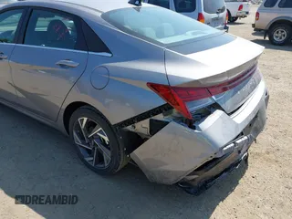2025 Hyundai Elantra SEL Convenience with VIN KMHLS4DG0SU985915, listed as a IAAI auction lot 42111123 with 680 mi miles and . Bid and sale history available at DreamBid. Image 6.