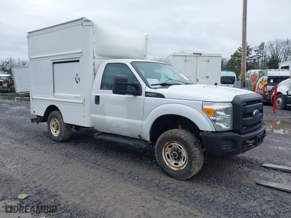 2015 Ford Super Duty F-250 SRW XL with VIN 1FDBF2B66FED21648, listed as a IAAI auction lot 41700328 with 370,599 mi miles. Bid and sale history available at carsss.com. Image 1.