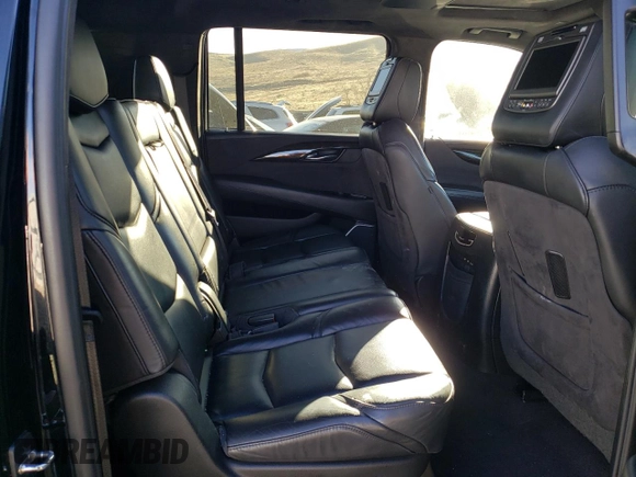 2018 Cadillac Escalade ESV Platinum z VIN 1GYS4KKJXJR136884, wystawiony jako Copart lot #41769395 z przebiegiem Nie podano mil oraz Szkody całkowita. Historia ofert i sprzedaży dostępna na DreamBid. Obrazek 11.
