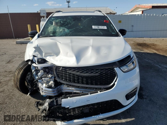 2025 Chrysler Pacifica Limited with VIN 2C4RC1GG2SR570078, listed as a Copart auction lot 59219585 with Not provided miles and Salvage title. Bid and sale history available at DreamBid. Image 5.