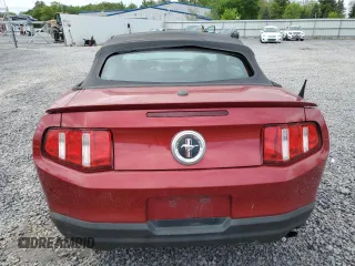 2010 Ford Mustang V6 z VIN 1ZVBP8EN2A5166903, wystawiony jako Copart lot #57533405 z przebiegiem 136 544 mil mil oraz Czysty tytuł • Clean title. Historia ofert i sprzedaży dostępna na DreamBid. Obrazek 6.