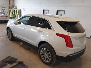 2018 Cadillac XT5 Luxury AWD z VIN 1GYKNDRS9JZ248969, wystawiony jako IAAI lot #42463156 z przebiegiem 90 271 mil mil oraz . Historia ofert i sprzedaży dostępna na DreamBid. Obrazek 3.