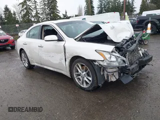 2010 Nissan Maxima SV z VIN 1N4AA5AP9AC835871, wystawiony jako IAAI lot #41647418 z przebiegiem 146 553 mil mil oraz . Historia ofert i sprzedaży dostępna na DreamBid. Obrazek 1.