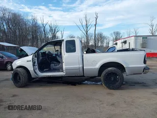 2001 Ford Super Duty F-250 XL with VIN 1FTNX20F01EA81930, listed as a IAAI auction lot 41497045 with 195,620 mi miles. Bid and sale history available at carsss.com. Image 14.