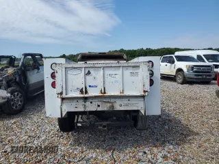 2006 Ford F-250 XL z VIN 1FTSX21576ED46732, wystawiony jako Copart lot #59038184 z przebiegiem Nie podano mil oraz Nie do naprawy • Non repairable. Historia ofert i sprzedaży dostępna na DreamBid. Obrazek 6.