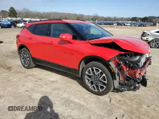2024 Chevrolet Blazer RS z VIN 3GNKBKRS0RS152022, wystawiony jako Copart lot #46434405 z przebiegiem 11 863 mil mil oraz Szkody całkowita. Historia ofert i sprzedaży dostępna na DreamBid. Obrazek 4.