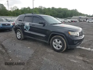 2011 Jeep Grand Cherokee Laredo z VIN 1J4RR4GG5BC609569, wystawiony jako Copart lot #55701055 z przebiegiem 234 116 mil mil oraz Czysty tytuł • Clean title. Historia ofert i sprzedaży dostępna na DreamBid. Obrazek 4.