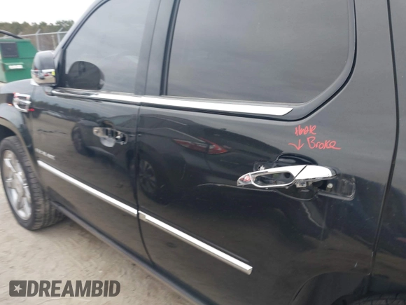 2013 Cadillac Escalade z VIN 1GYS4EEJXDR123523, wystawiony jako IAAI lot #41297183 z przebiegiem 98 248 mil mil oraz . Historia ofert i sprzedaży dostępna na DreamBid. Obrazek 17.