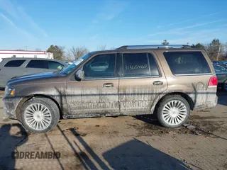 2017 Lincoln Navigator Reserve with VIN 5LMJJ2LTXHEL03846, listed as a IAAI auction lot 41365460 with 178,982 mi miles and . Bid and sale history available at DreamBid. Image 14.