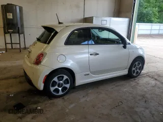 2017 FIAT 500e with VIN 3C3CFFGE9HT525304, listed as a Copart auction lot 61429425 with 33,270 mi miles and Salvage title. Bid and sale history available at DreamBid. Image 3.