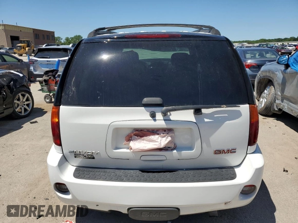 2007 GMC Envoy Denali z VIN 1GKET63M072101556, wystawiony jako Copart lot #57820235 z przebiegiem Nie podano mil oraz Szkoda całkowita • Salvage title. Historia ofert i sprzedaży dostępna na DreamBid. Obrazek 6.