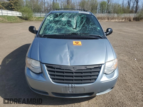 2005 Chrysler Town & Country Touring with VIN 2C4GP54L95R562827, listed as a Copart auction lot 54686275 with 91,032 mi miles and Clean Title. Bid and sale history available at carsss.com. Image 5.