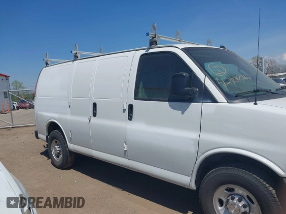 2019 Chevrolet Express Cargo with VIN 1GCWGAFP3K1249390, listed as a IAAI auction lot 42101049 with 82,211 mi miles. Bid and sale history available at carsss.com. Image 13.