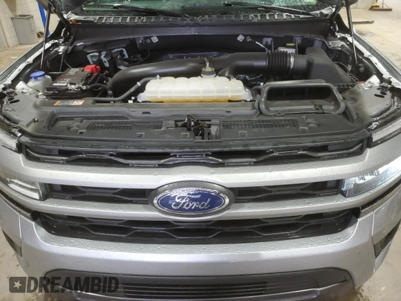 2024 Ford Expedition XLT with VIN 1FMJU1H84REA73103, listed as a Copart auction lot 43413295 with 13,459 mi miles and Salvage Title. Bid and sale history available at carsss.com. Image 12.
