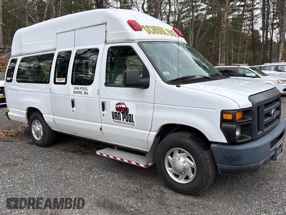 2014 Ford Econoline Cargo Commercial with VIN 1FTNS2EW1EDA21948, listed as a Copart auction lot 50900965 with 148,347 mi miles and Clean Title. Bid and sale history available at carsss.com. Image 1.