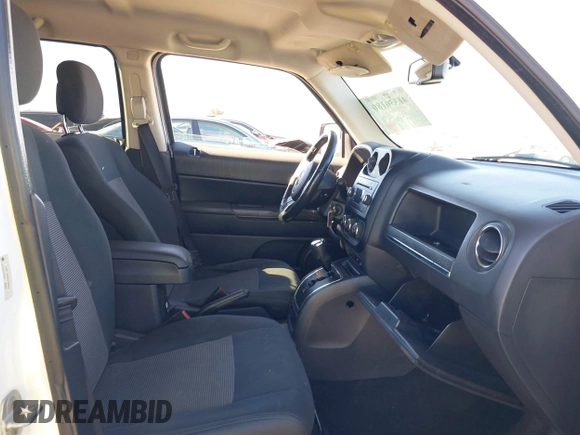 2011 Jeep Patriot Latitude with VIN 1J4NT1GB0BD105816, listed as a IAAI auction lot 41330180 with 143,431 mi miles. Bid and sale history available at carsss.com. Image 5.