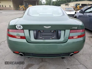 2005 Aston Martin DB9 z VIN SCFAD01A95GA02851, wystawiony jako Copart lot #63535783 z przebiegiem 40 729 mil mil oraz . Historia ofert i sprzedaży dostępna na DreamBid. Obrazek 6.