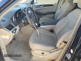 2014 Mercedes-Benz M 350 z VIN 4JGDA5HB1EA284141, wystawiony jako Copart lot #56667235 z przebiegiem 271 236 mil mil oraz Szkoda całkowita • Salvage title. Historia ofert i sprzedaży dostępna na DreamBid. Obrazek 7.