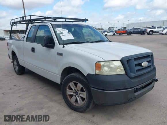 2008 Ford F-150 STX z VIN 1FTRX12W98FC33166, wystawiony jako IAAI lot #41613296 z przebiegiem 330 276 mil mil oraz . Historia ofert i sprzedaży dostępna na DreamBid. Obrazek 1.