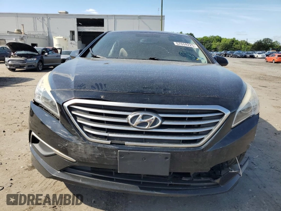 2016 Hyundai Sonata SE z VIN 5NPE24AF9GH275762, wystawiony jako Copart lot #57659225 z przebiegiem 190 229 mil mil oraz Szkoda całkowita • Salvage title. Historia ofert i sprzedaży dostępna na DreamBid. Obrazek 5.