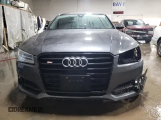 2017 Audi S8 z VIN WUAJ5AFD3HN900060, wystawiony jako Copart lot #42302065 z przebiegiem 79 782 mil mil oraz Szkoda całkowita • Salvage title. Historia ofert i sprzedaży dostępna na DreamBid. Obrazek 5.