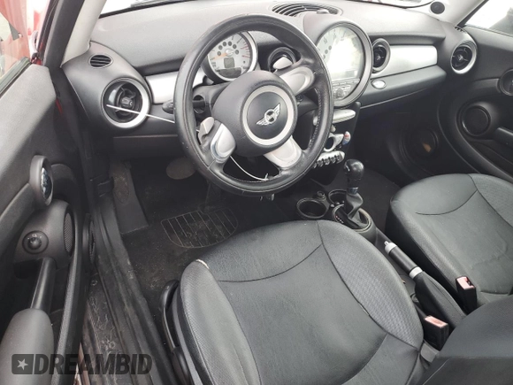 2008 MINI Hardtop with VIN WMWMF33548TT66639, listed as a Copart auction lot 42740655 with 135,084 mi miles and Clean Title. Bid and sale history available at DreamBid. Image 8.