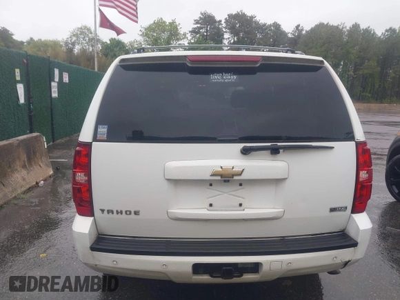 2009 Chevrolet Tahoe 2LT z VIN 1GNFC23059R217780, wystawiony jako IAAI lot #42334678 z przebiegiem 136 182 mil mil oraz . Historia ofert i sprzedaży dostępna na DreamBid. Obrazek 16.