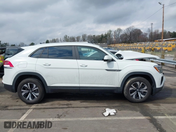 2024 Volkswagen Atlas SE with VIN 1V2LE2CA5RC243036, listed as a IAAI auction lot 41860475 with 7,766 mi miles and . Bid and sale history available at DreamBid. Image 13.